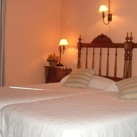 Hotel El Castellar 2*