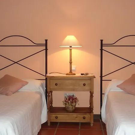 Hotel El Castellar 2*