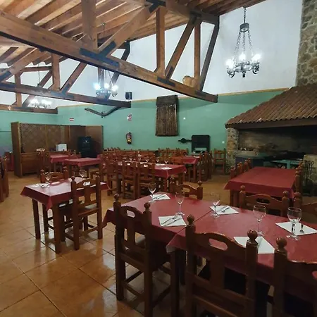 Hotel El Castellar 2*