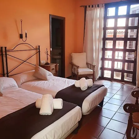 Hotel El Castellar 2*